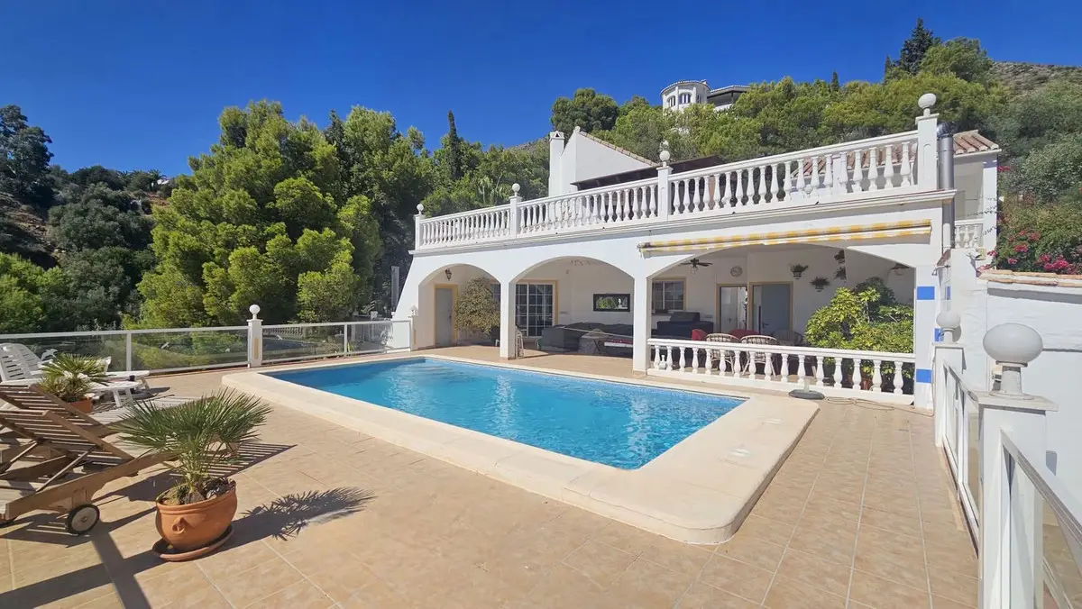 Detached Villa for sale in Valtocado — photo 1