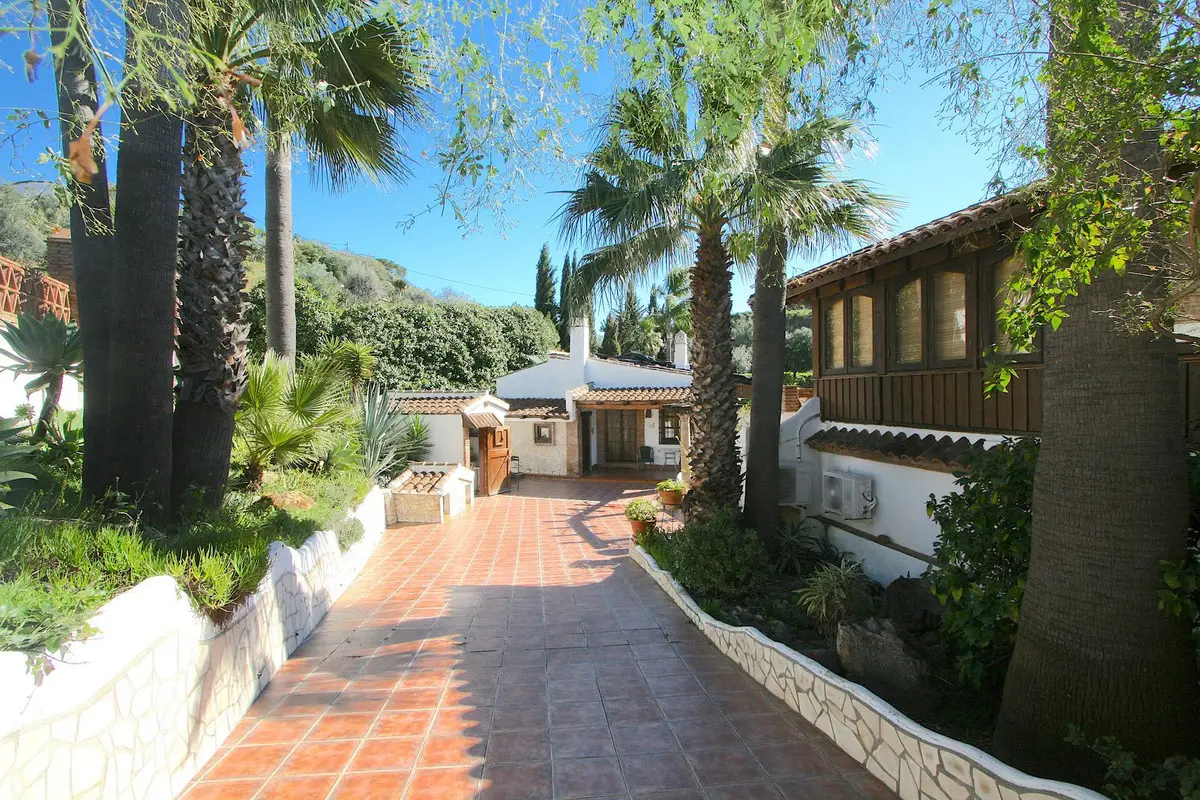 Finca - Cortijo for sale in Mijas — photo 1