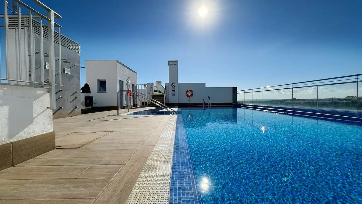 Middle Floor Apartment for sale in Nueva Andalucía — photo 1
