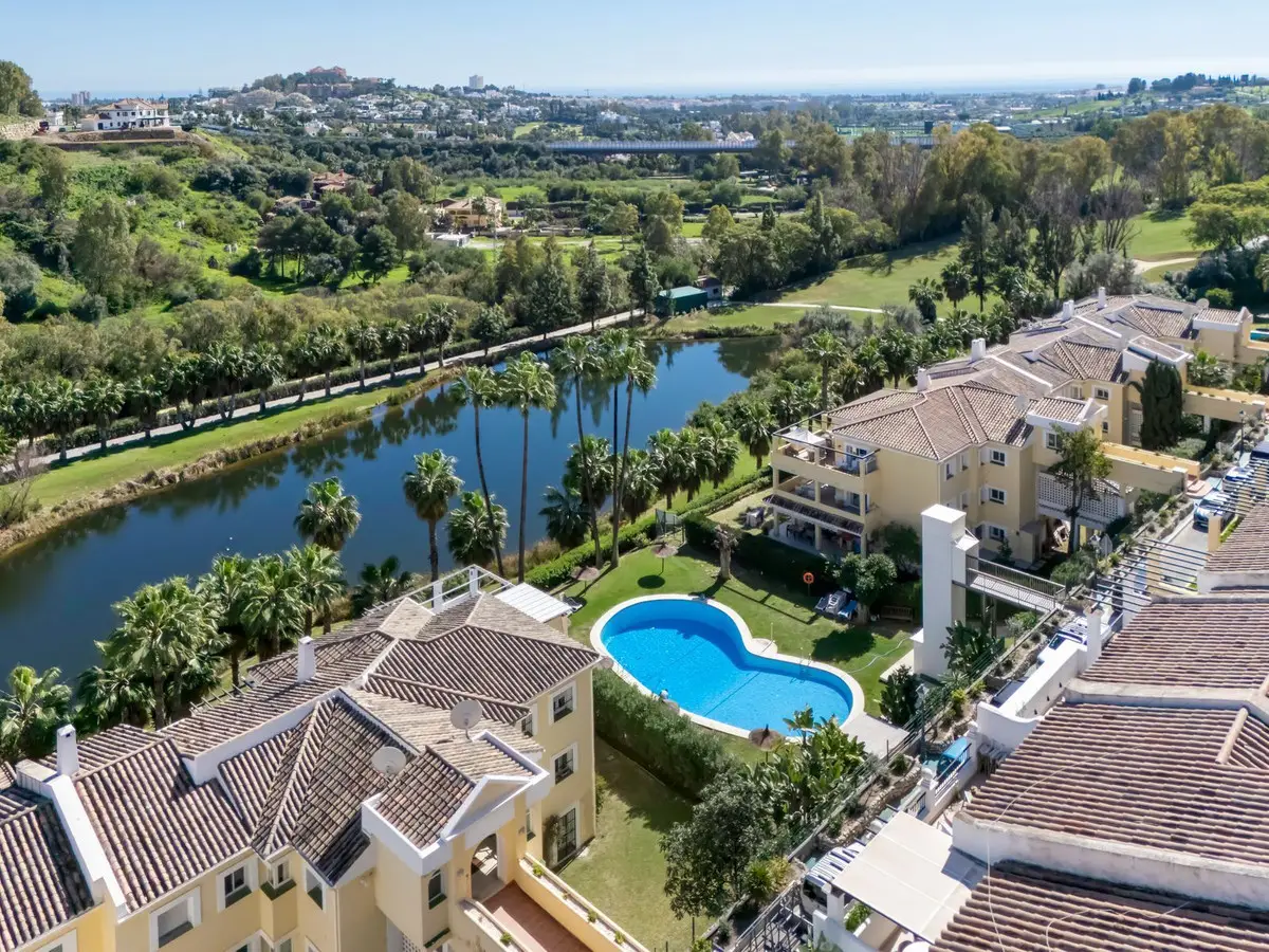 Middle Floor Apartment for sale in La Quinta — photo 1