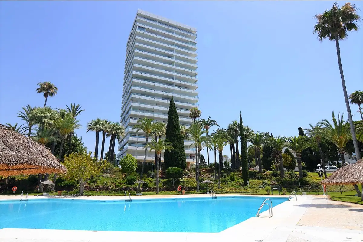 Middle Floor Apartment for sale in Marbella — photo 1