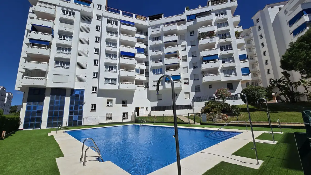 Middle Floor Apartment for sale in Nueva Andalucía — photo 1