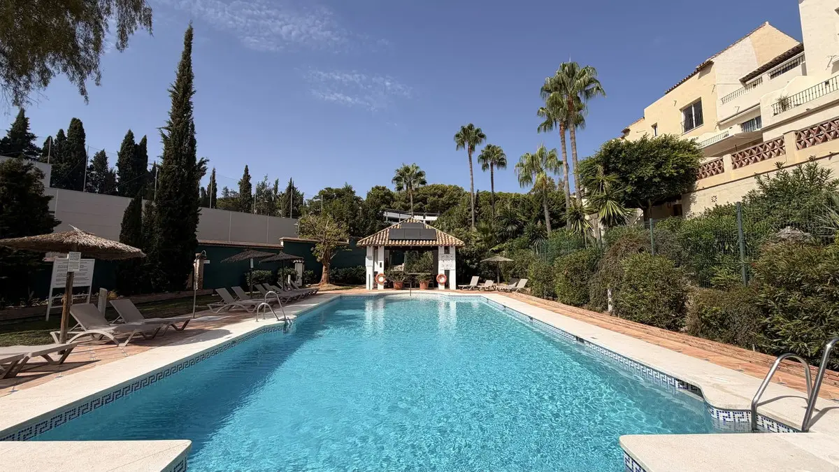 Townhouse for sale in Nueva Andalucía — photo 1