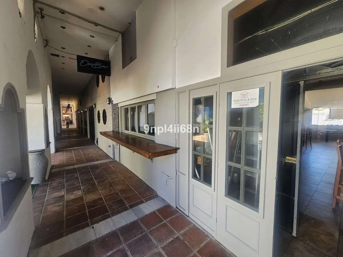Bar for sale in Calahonda — photo 1