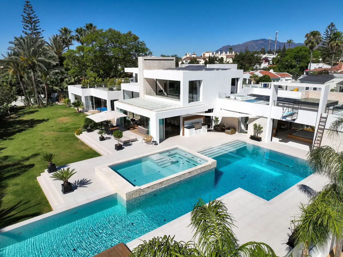 Detached Villa for sale in El Paraiso — photo 1