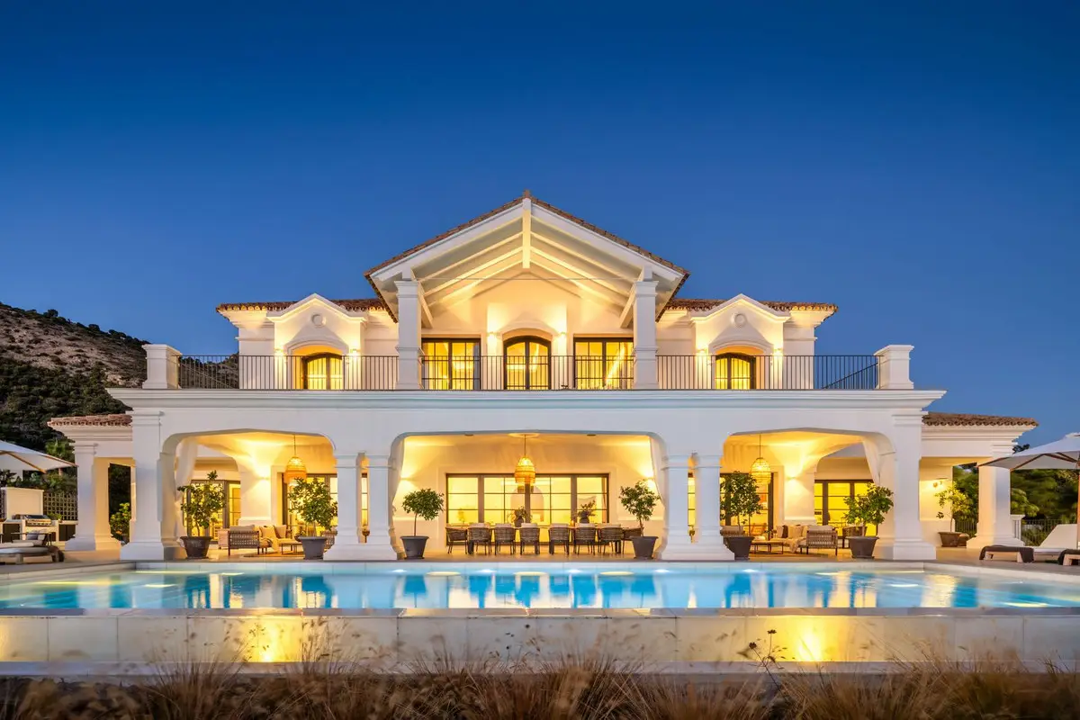 Detached Villa for sale in Benahavís — photo 1