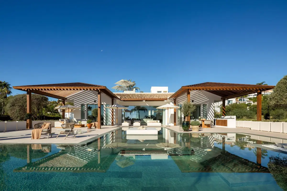 Detached Villa for sale in Nueva Andalucía — photo 1