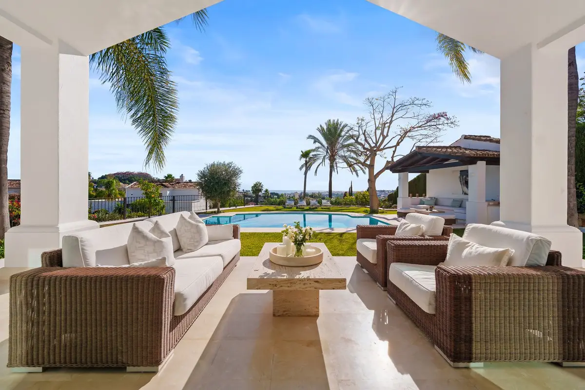 Detached Villa for sale in Nueva Andalucía — photo 1
