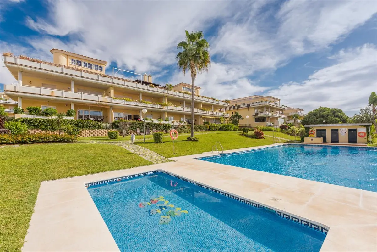 Ground Floor Apartment for sale in Cabopino — photo 1