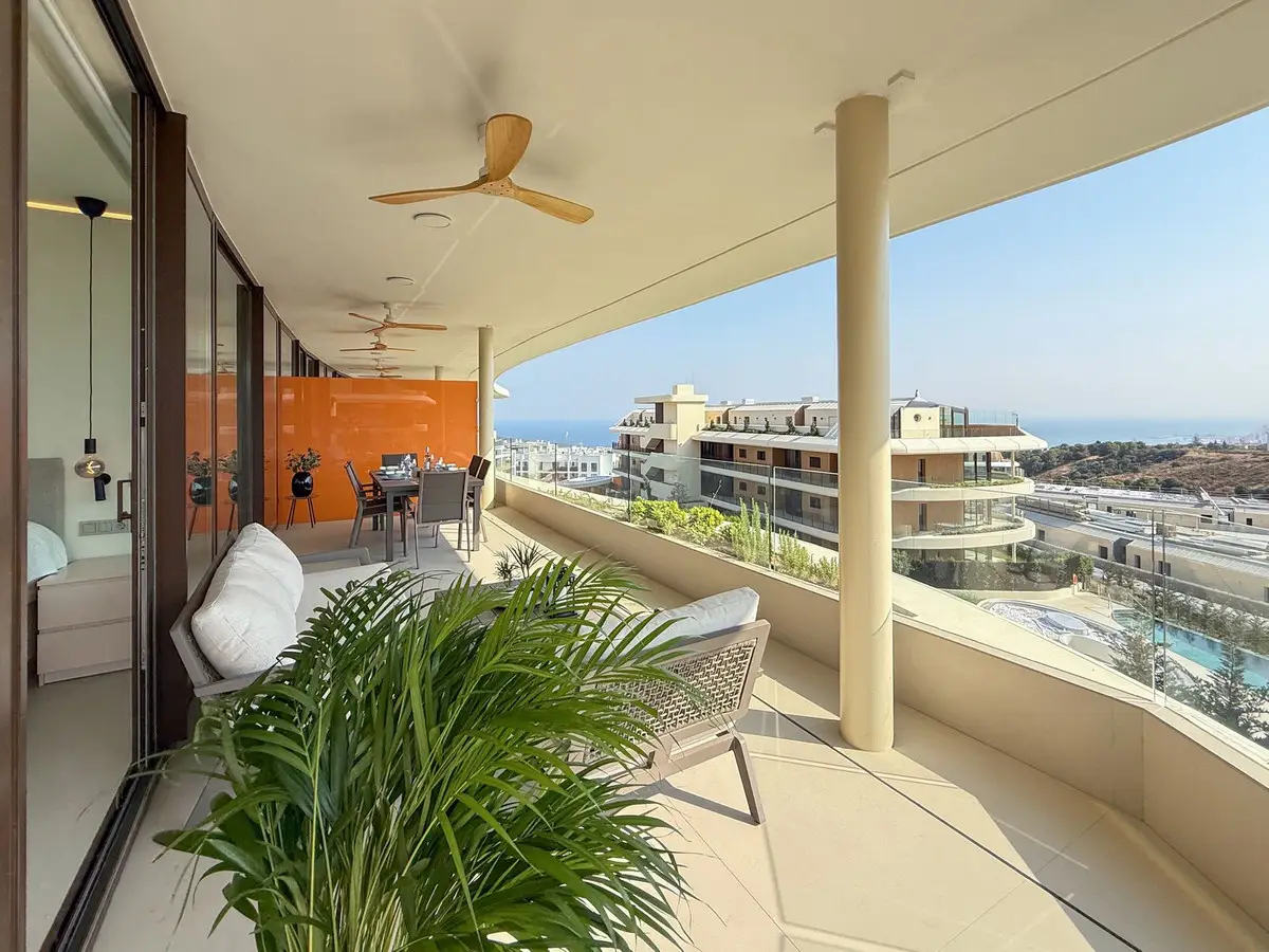 Top Floor Apartment for sale in Fuengirola — photo 1