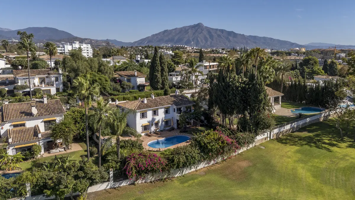 Detached Villa for sale in Guadalmina Alta — photo 1