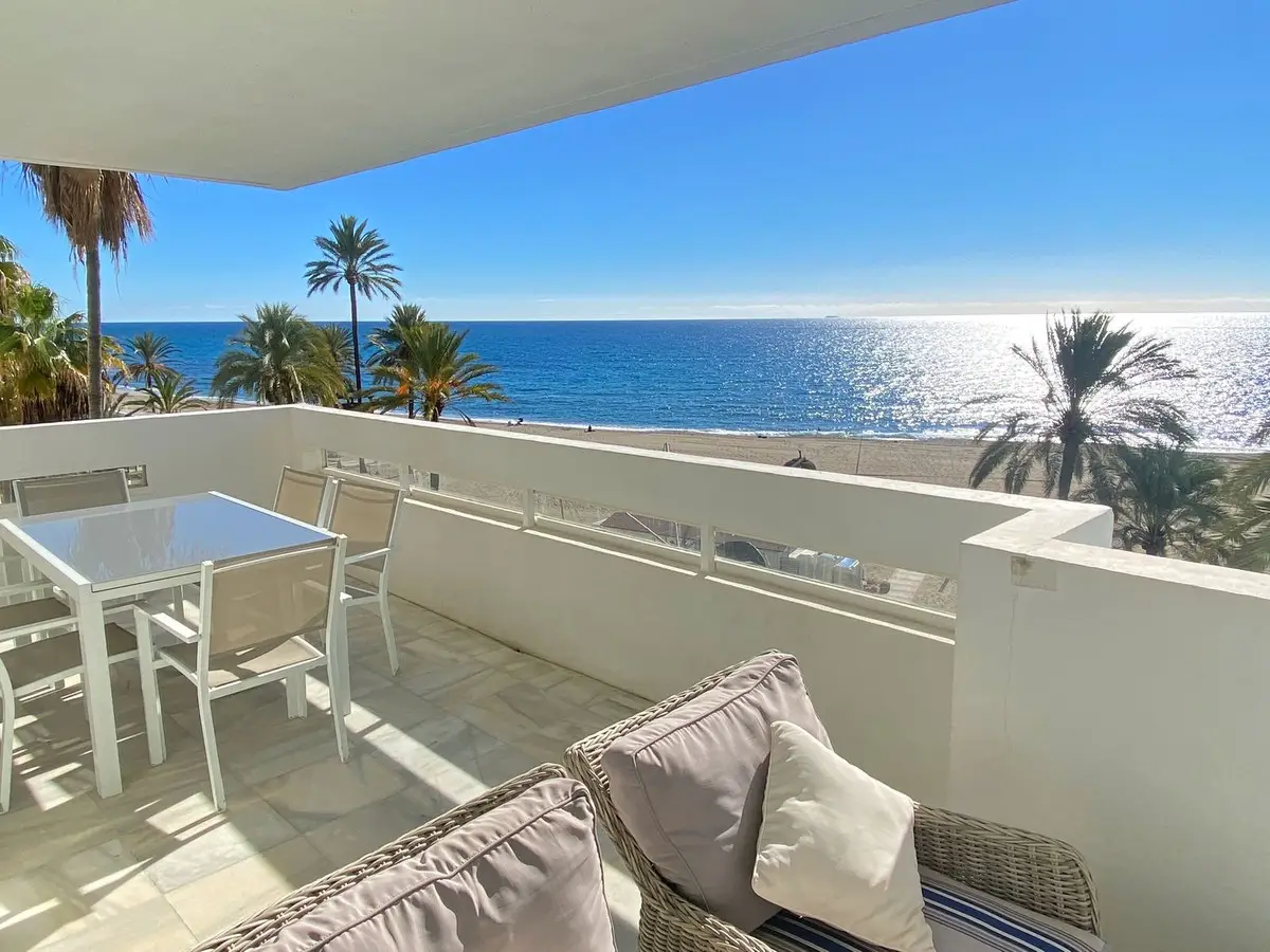 Middle Floor Apartment for sale in Marbella — photo 1