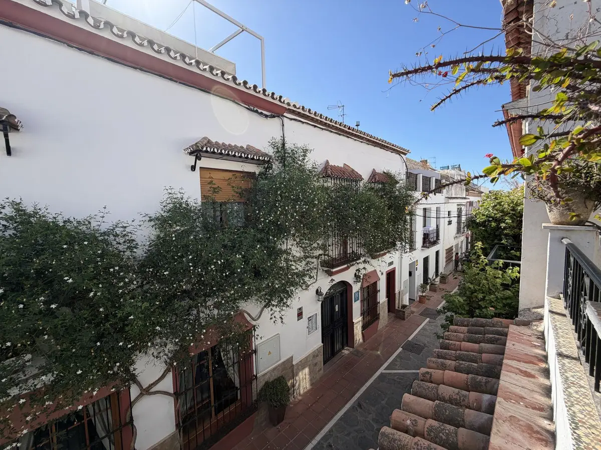 Townhouse for sale in Marbella — photo 1