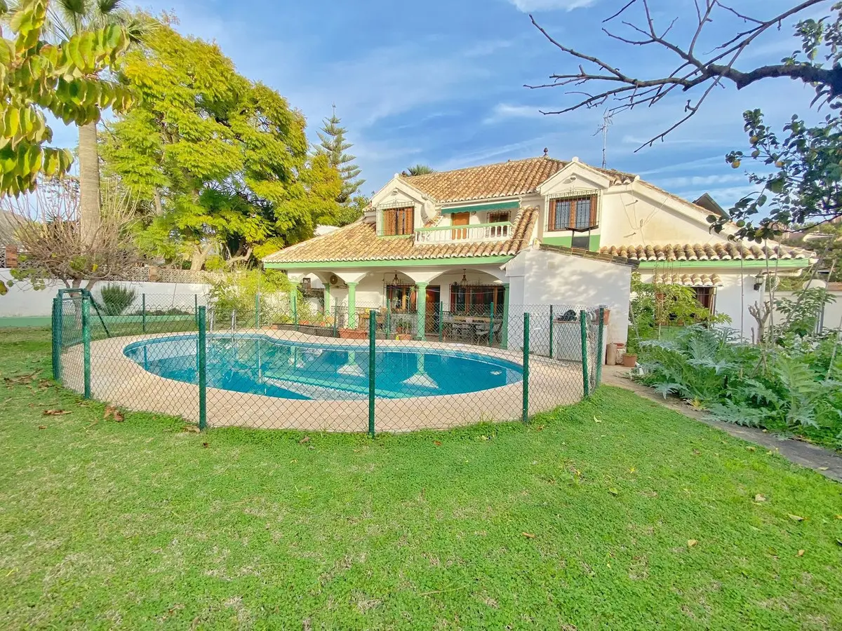 Detached Villa for sale in Marbella — photo 1