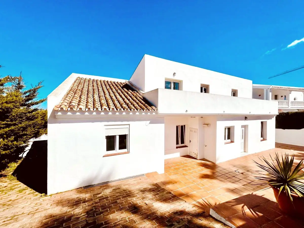 Detached Villa for sale in La Duquesa — photo 1