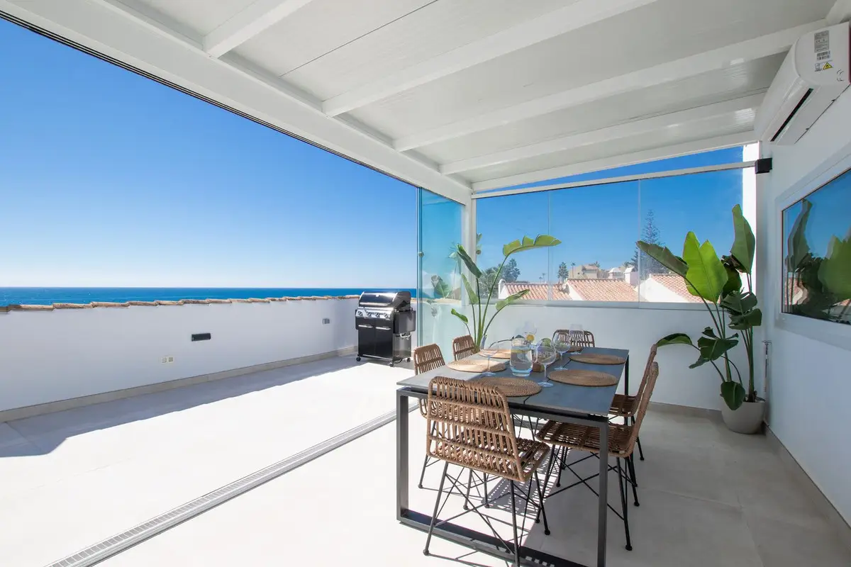 Penthouse for sale in Calahonda — photo 1