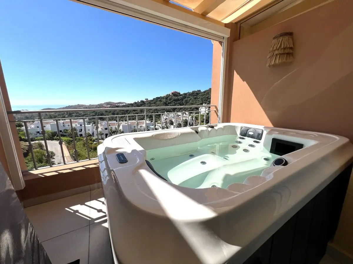 Townhouse for sale in La Mairena — photo 1
