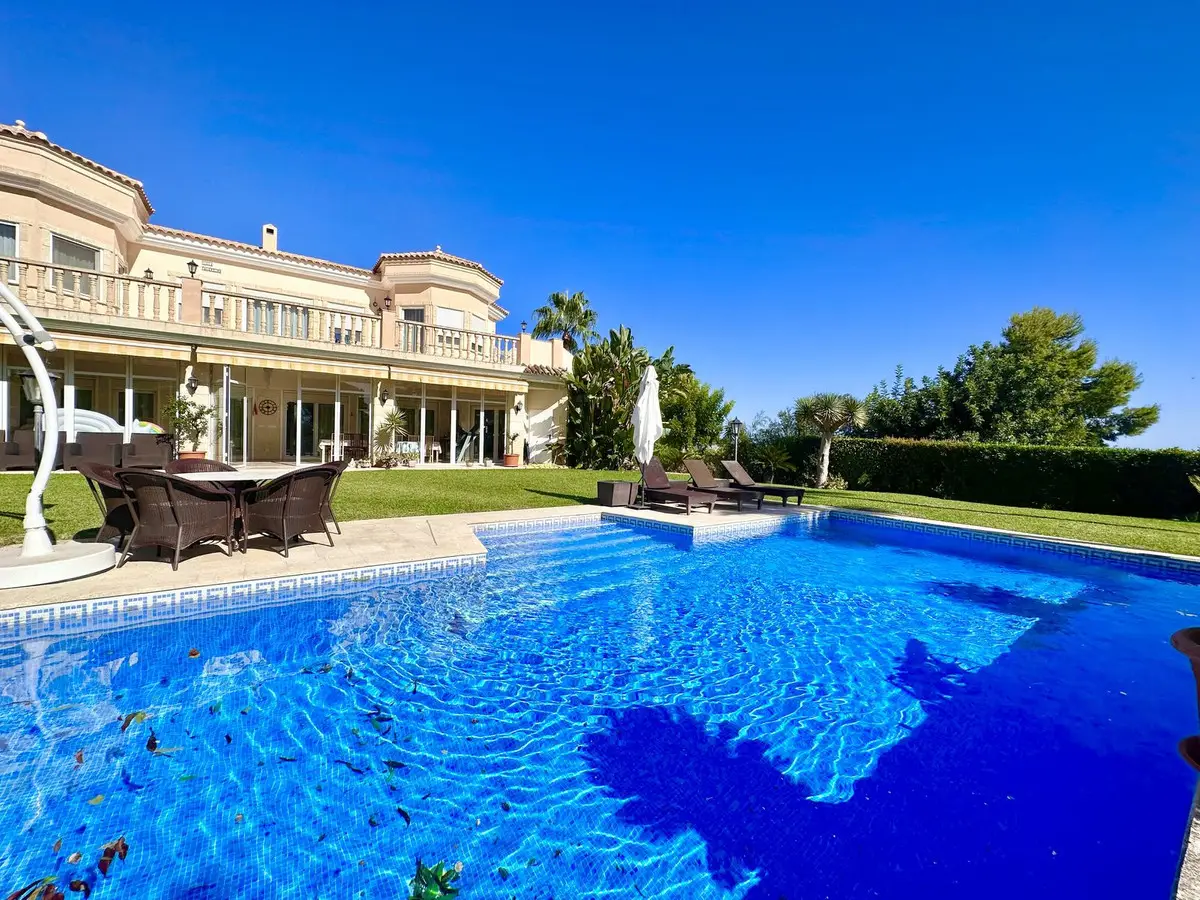 Detached Villa for sale in El Rosario — photo 1