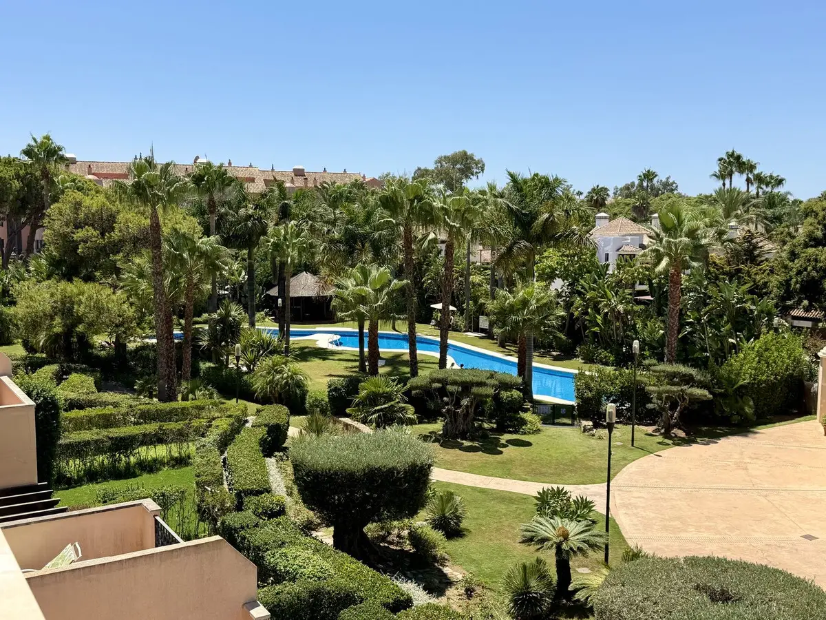 Top Floor Apartment for sale in Puerto Banús — photo 1