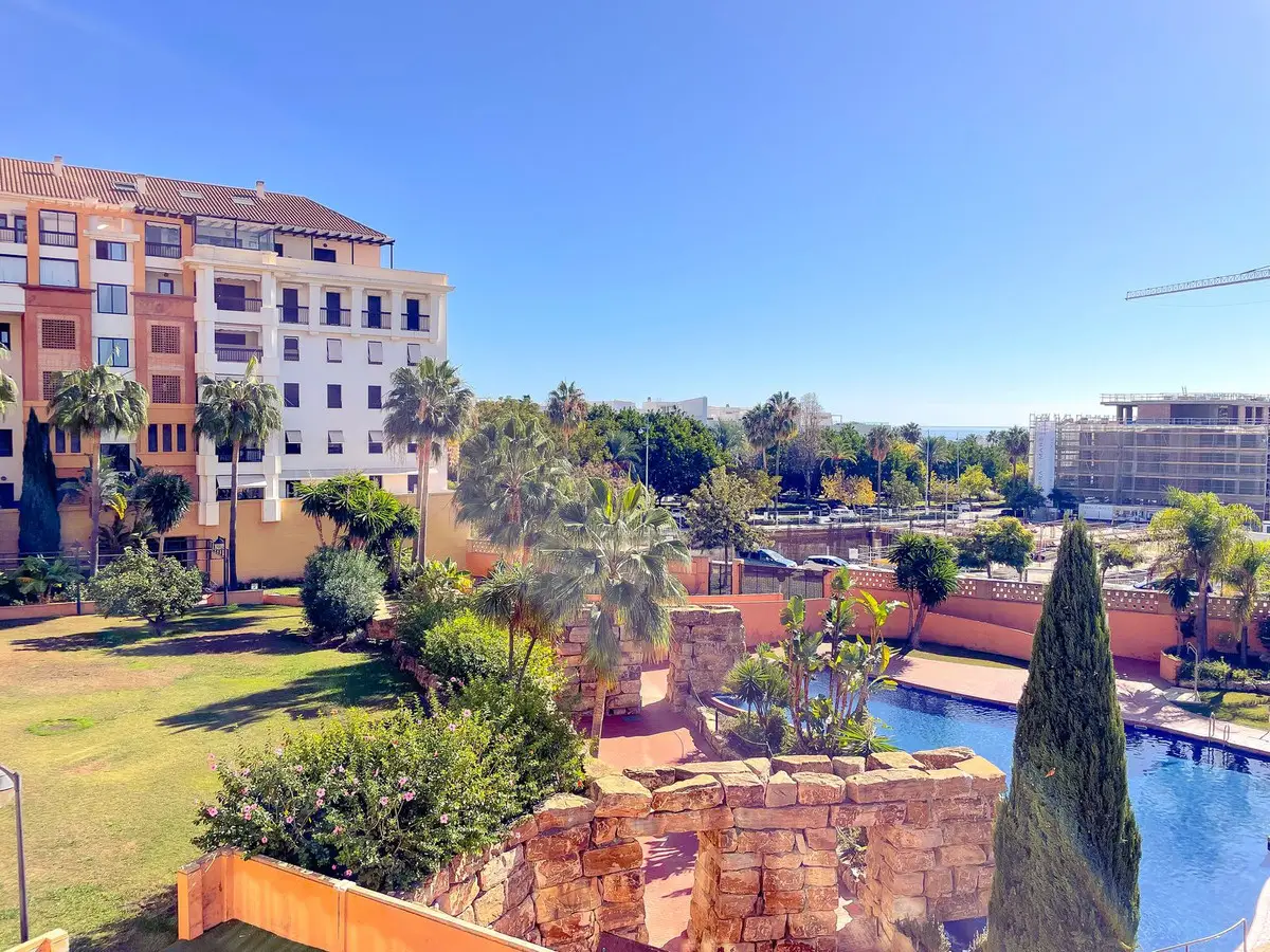 Middle Floor Apartment for sale in San Pedro de Alcántara — photo 1