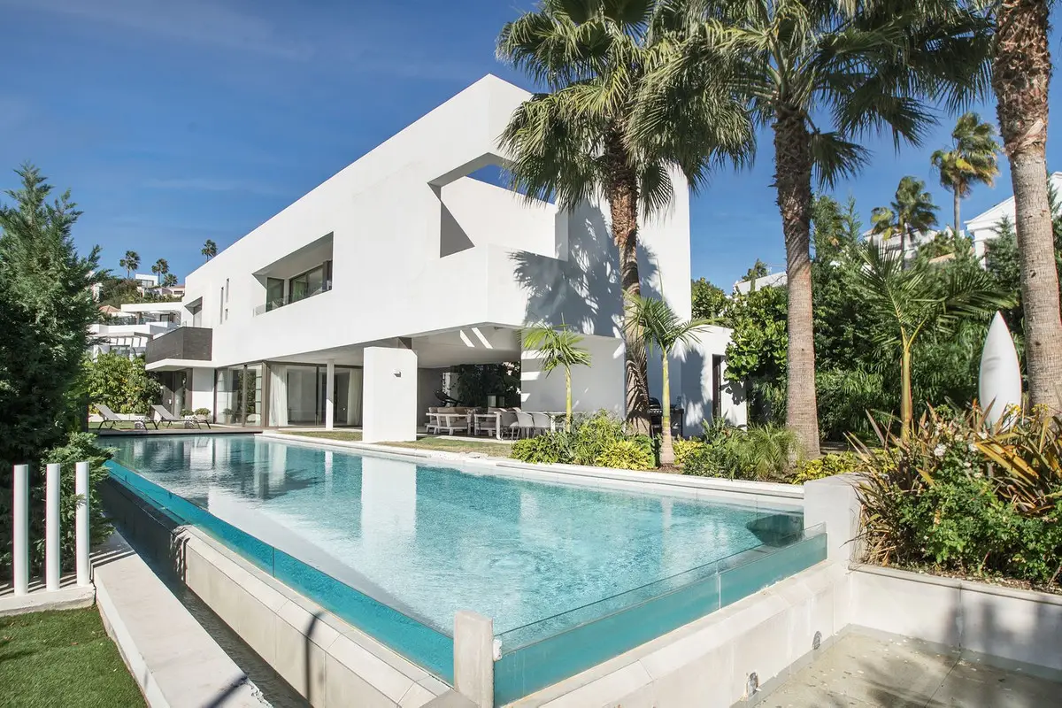 Detached Villa for sale in Benahavís — photo 1