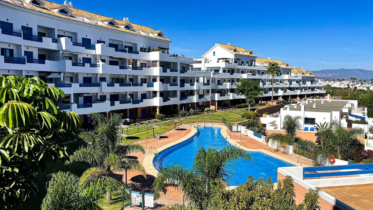 Ground Floor Apartment for sale in La Duquesa — photo 1
