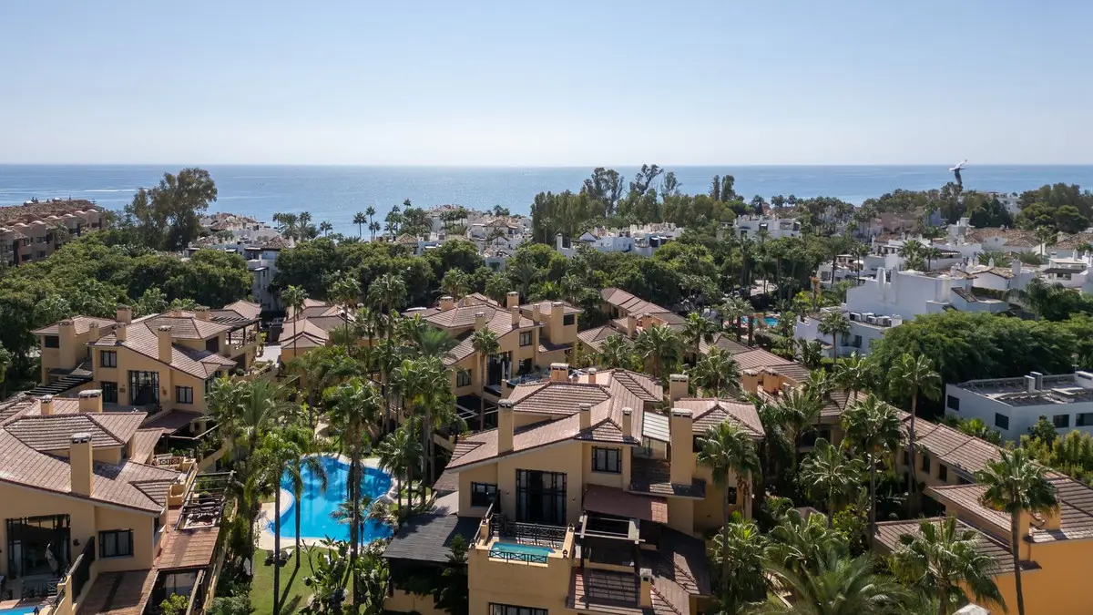Ground Floor Apartment for sale in Puerto Banús — photo 1
