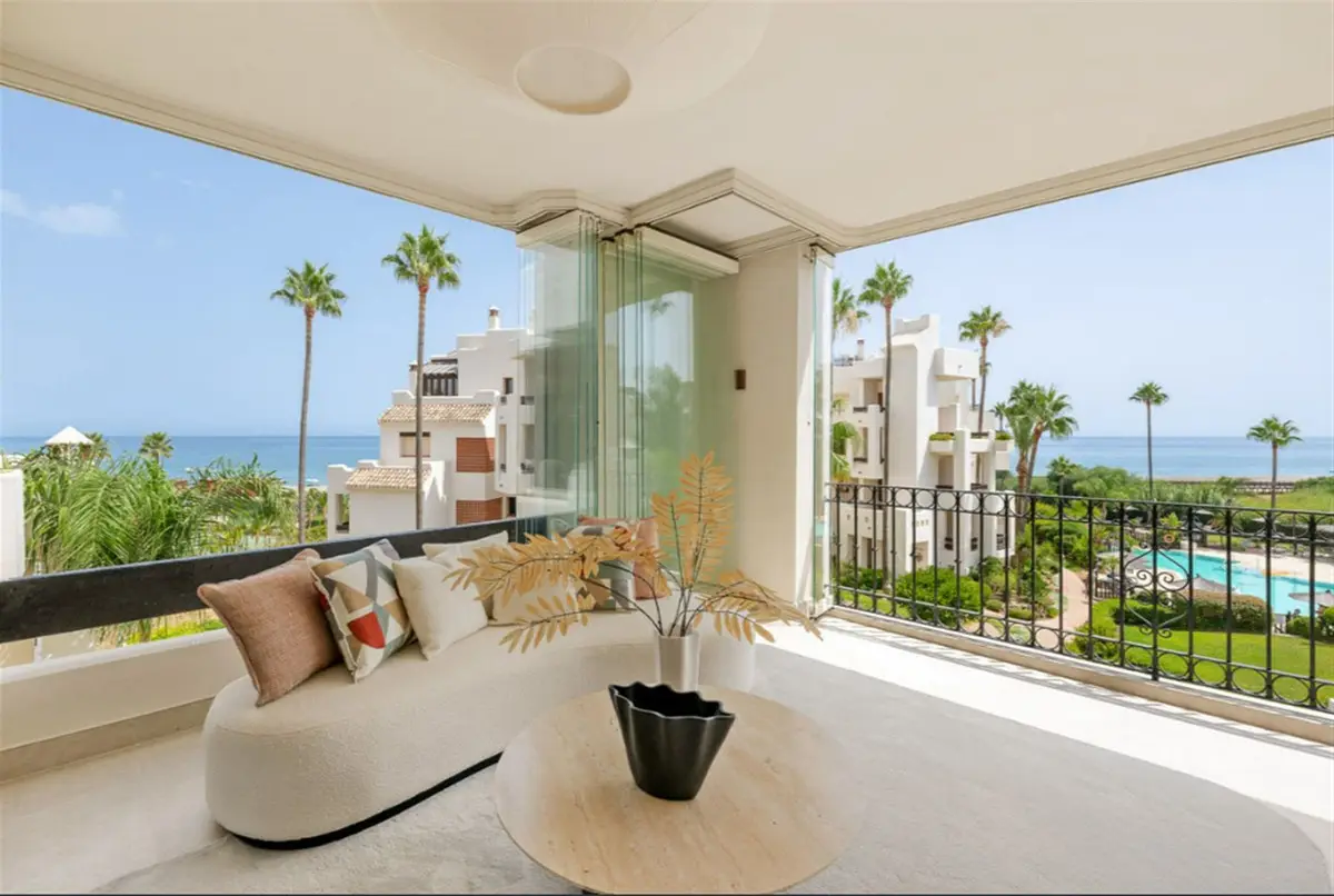 Middle Floor Apartment for sale in New Golden Mile — photo 1