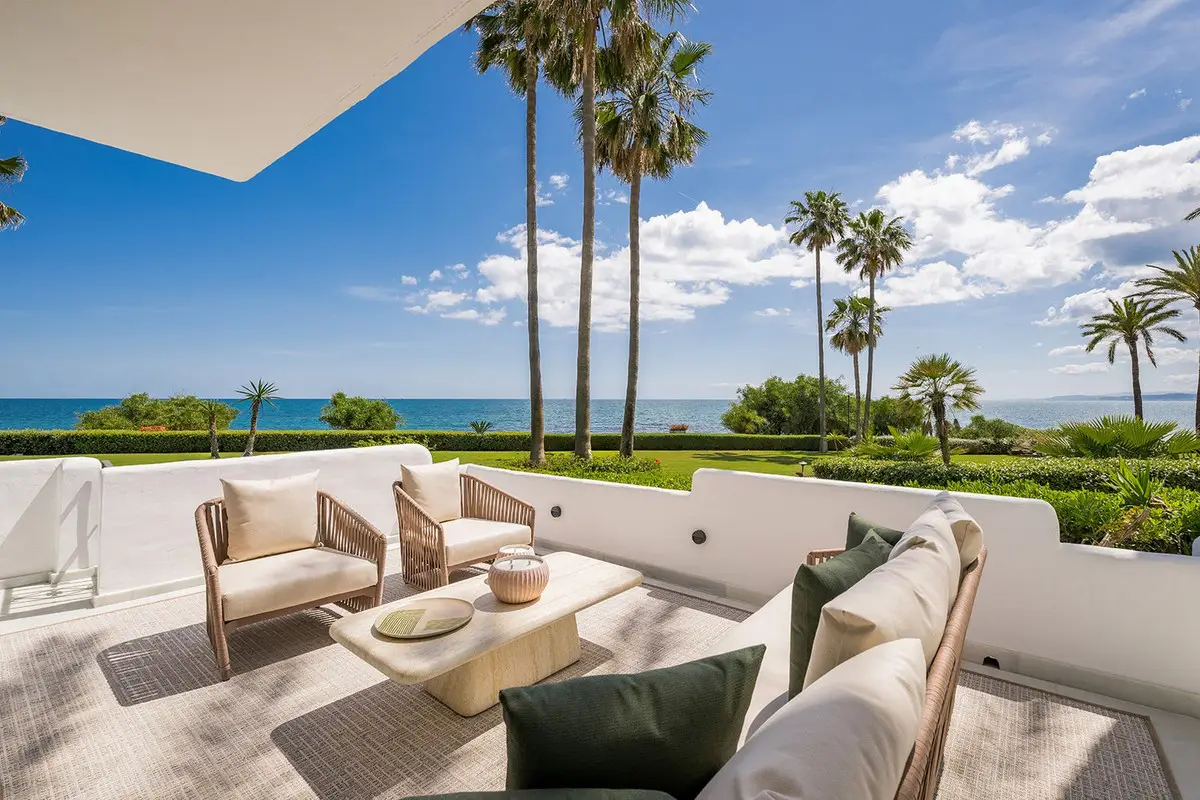 Ground Floor Apartment for sale in Estepona — photo 1