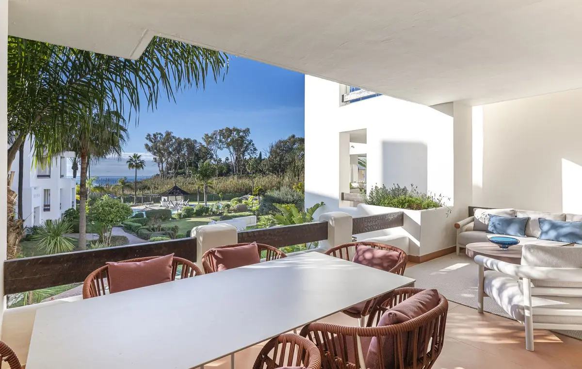 Middle Floor Apartment for sale in New Golden Mile — photo 1