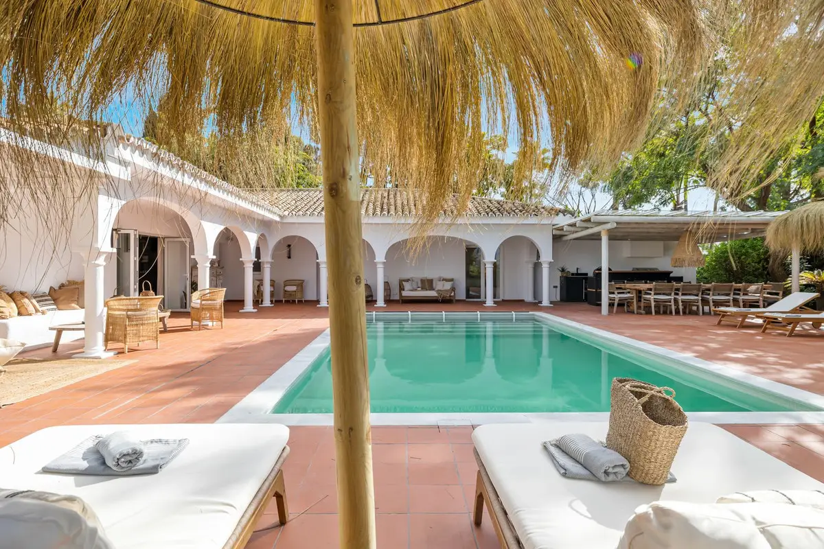 Villa independiente en venta en Marbella — foto 1