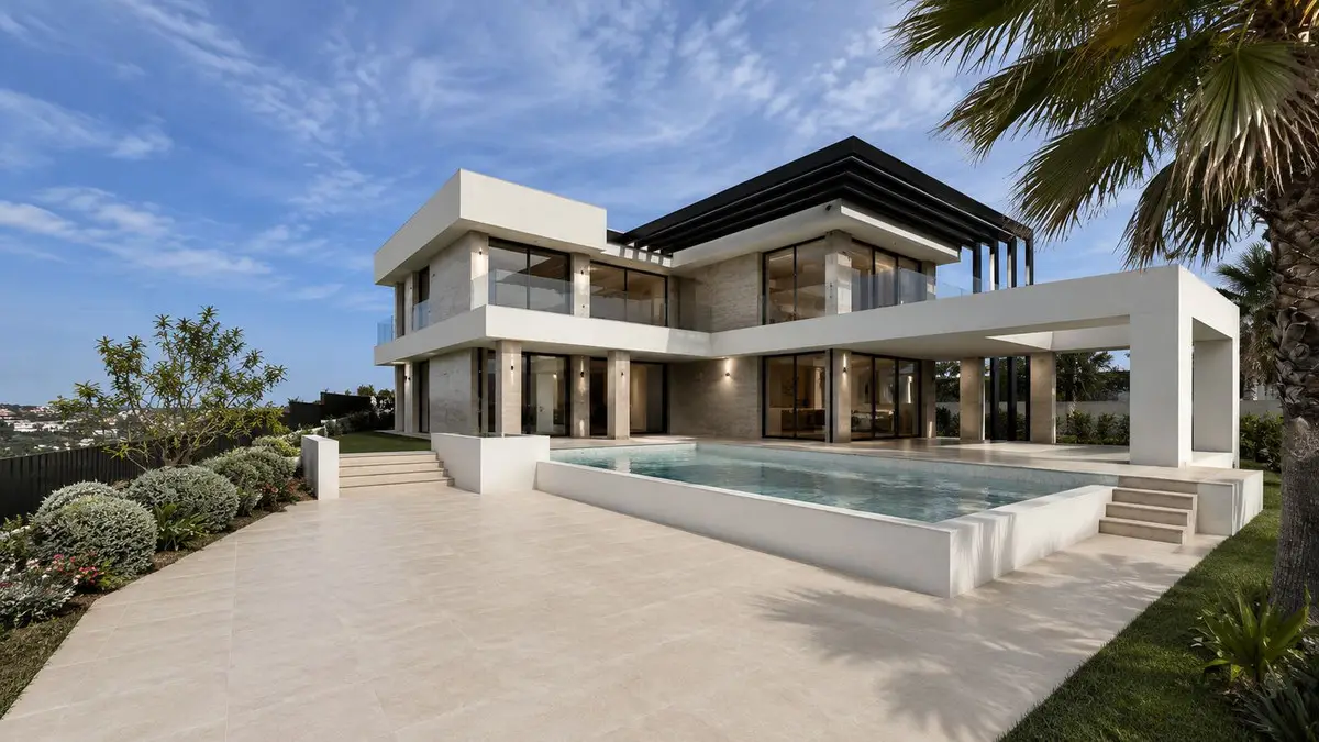 Detached Villa for sale in Estepona — photo 1