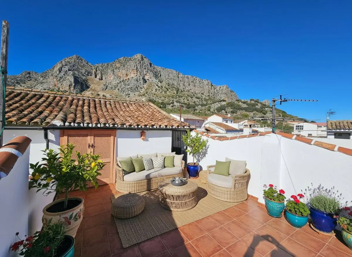 Townhouse for sale in Montejaque — photo 1