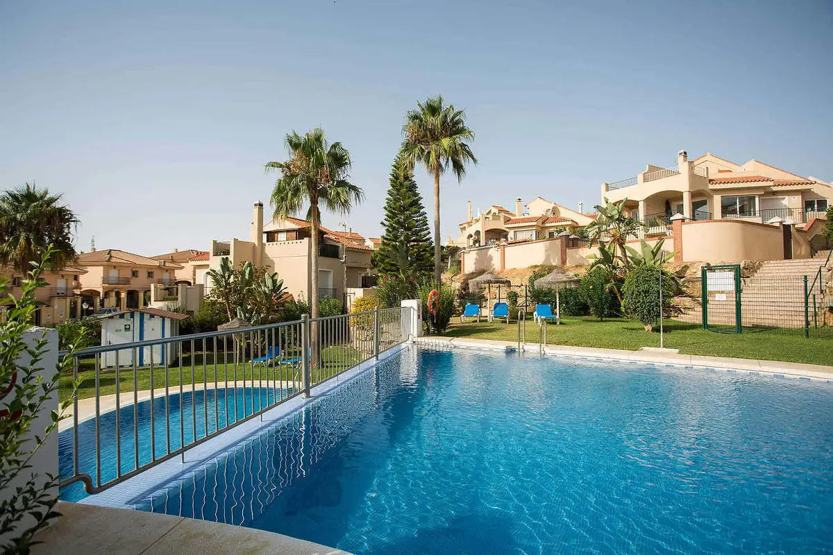 Semi-Detached House for sale in Riviera del Sol — photo 1