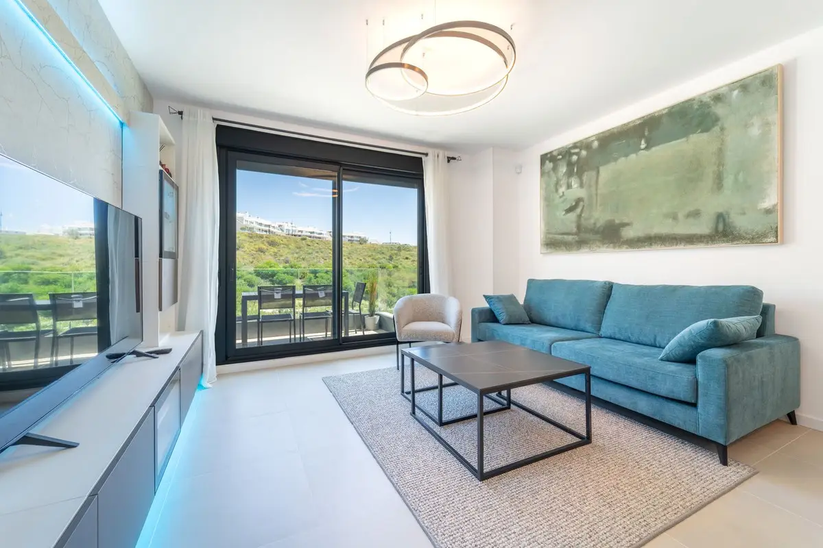 Middle Floor Apartment for sale in Fuengirola — photo 1