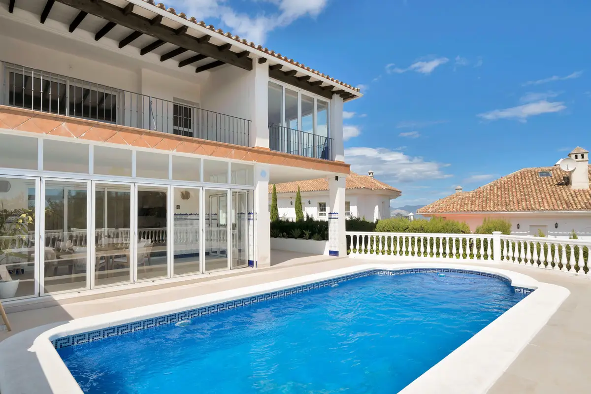Semi-Detached House for sale in La Mairena — photo 1