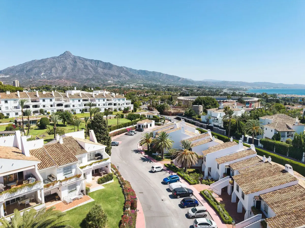 Ground Floor Apartment for sale in Nueva Andalucía — photo 1