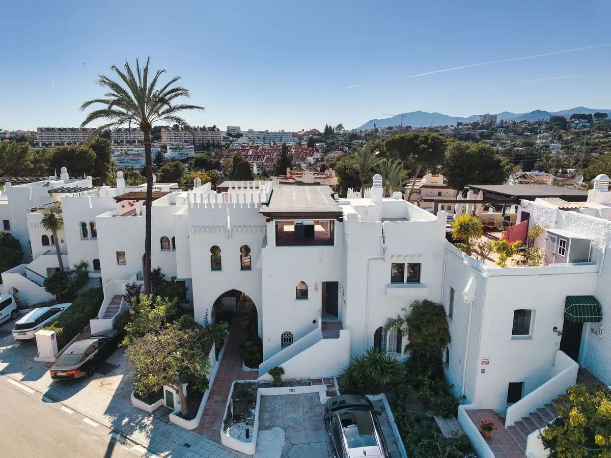 Penthouse for sale in Nueva Andalucía — photo 1