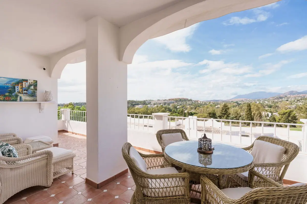 Townhouse for sale in Nueva Andalucía — photo 1