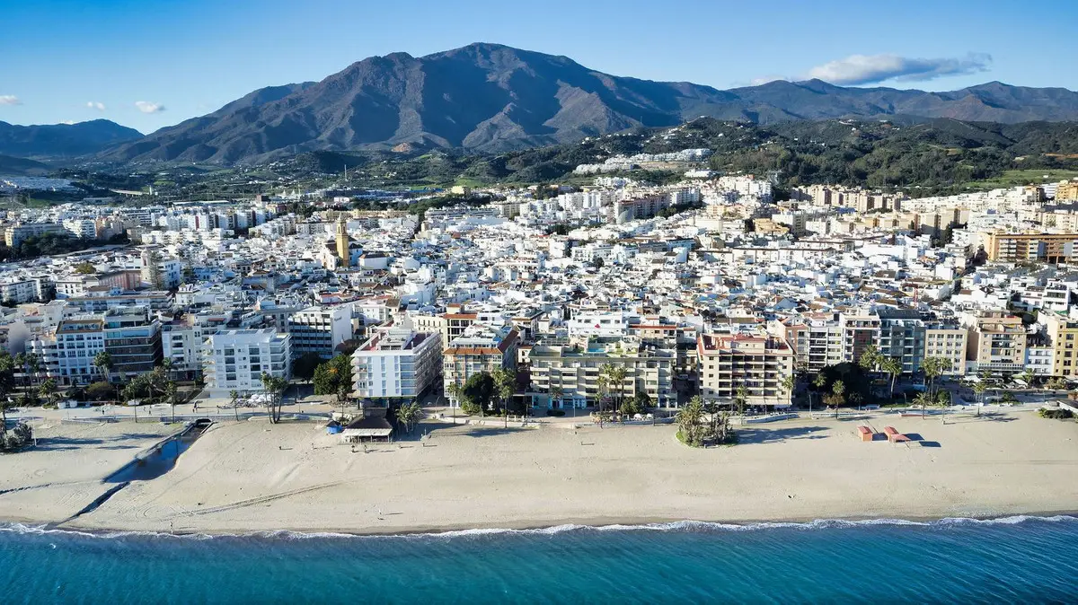 Penthouse for sale in Estepona — photo 1