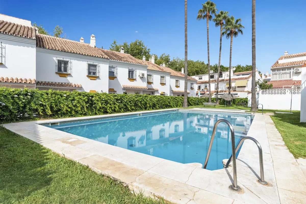 Townhouse for sale in Torremolinos — photo 1