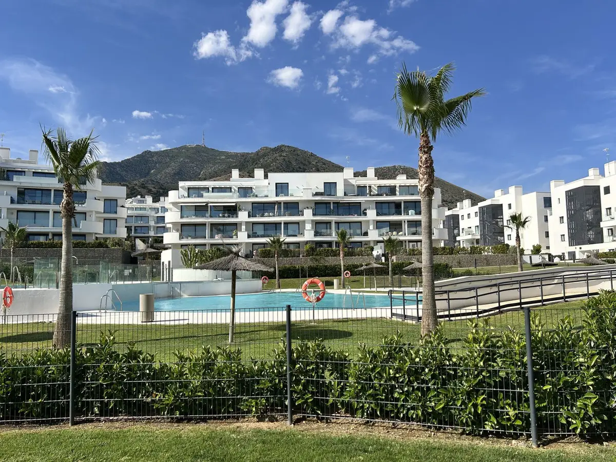 Middle Floor Apartment for sale in Higueron — photo 1