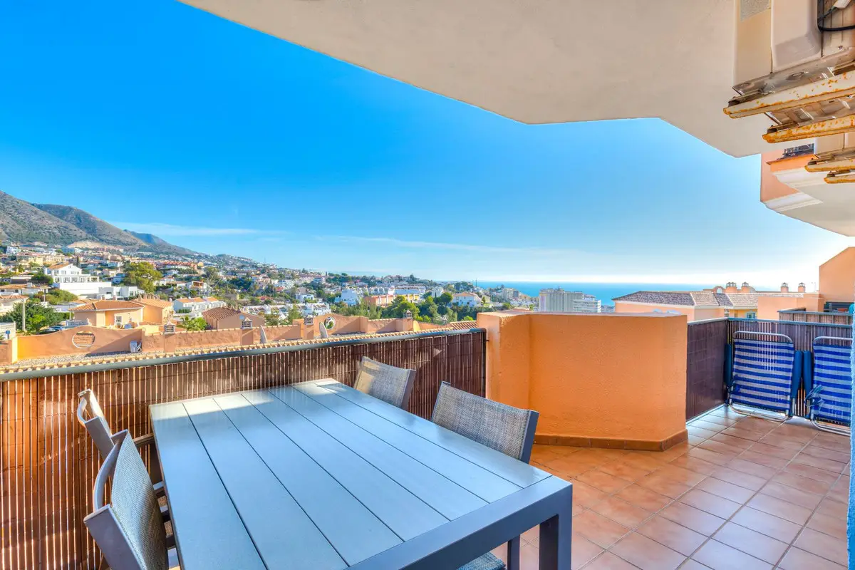 Middle Floor Apartment for sale in Fuengirola — photo 1