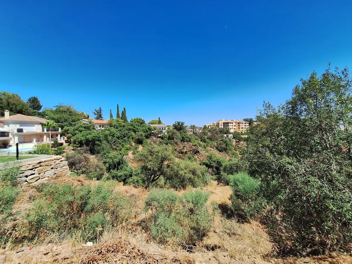 Residential Plot for sale in Elviria — photo 1