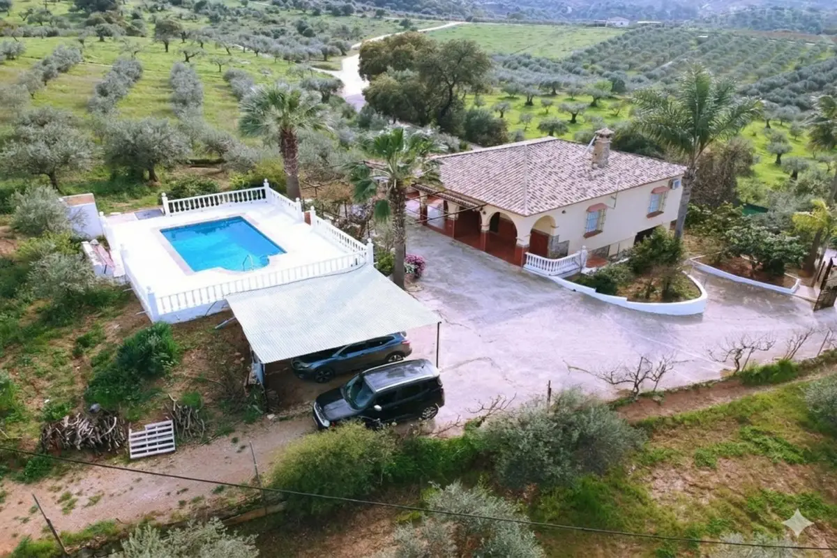 Finca - Cortijo for sale in Coín — photo 1