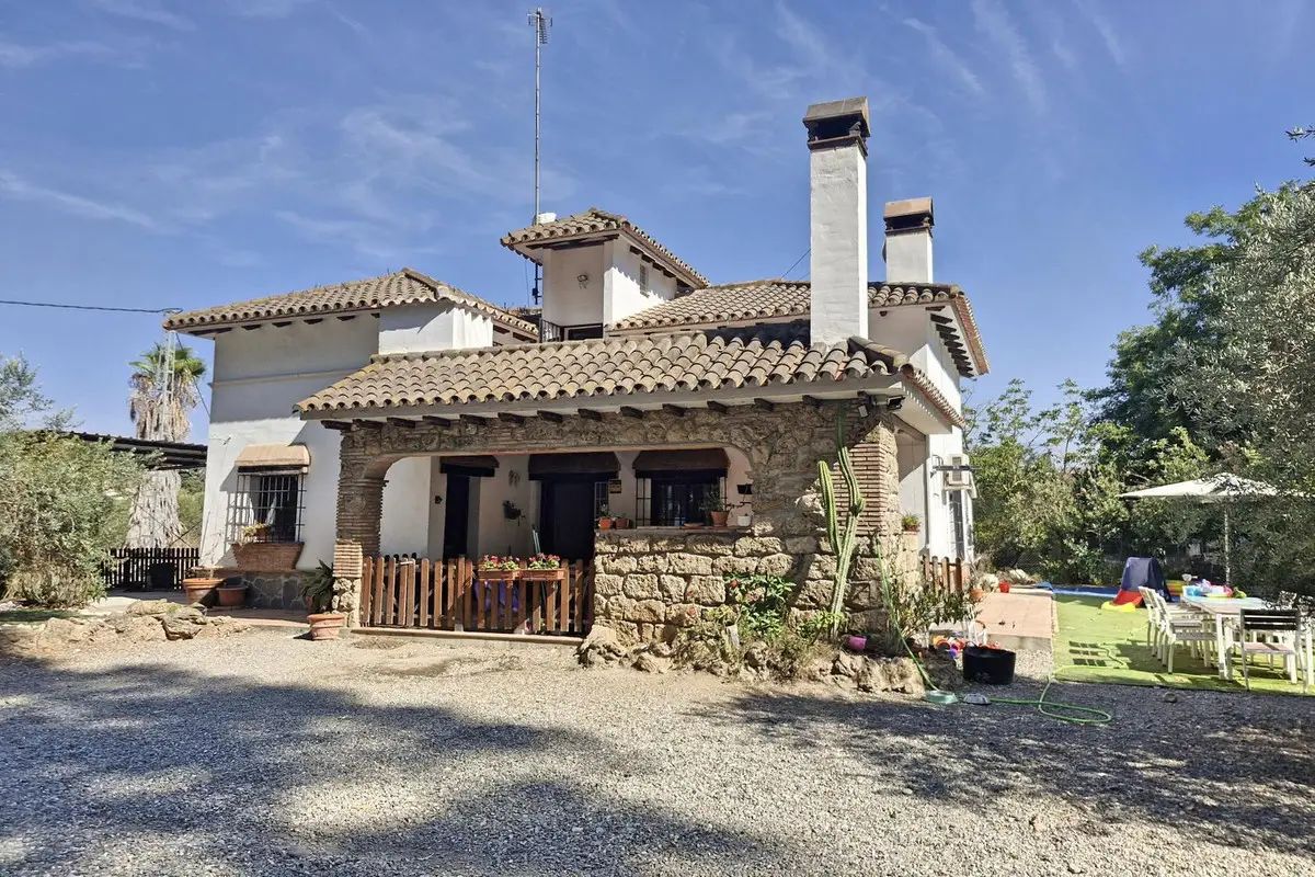 Finca - Cortijo for sale in Coín — photo 1