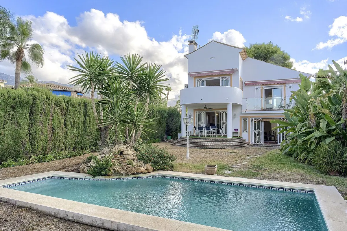 Detached Villa for sale in Marbella — photo 1