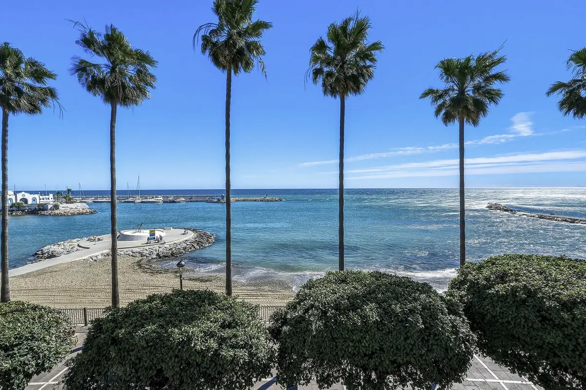 Penthouse for sale in Marbella — photo 1