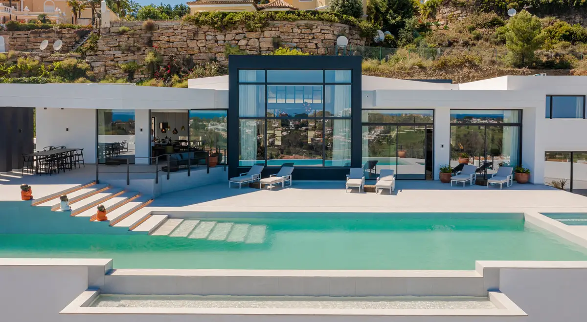 Detached Villa for sale in Benahavís — photo 1