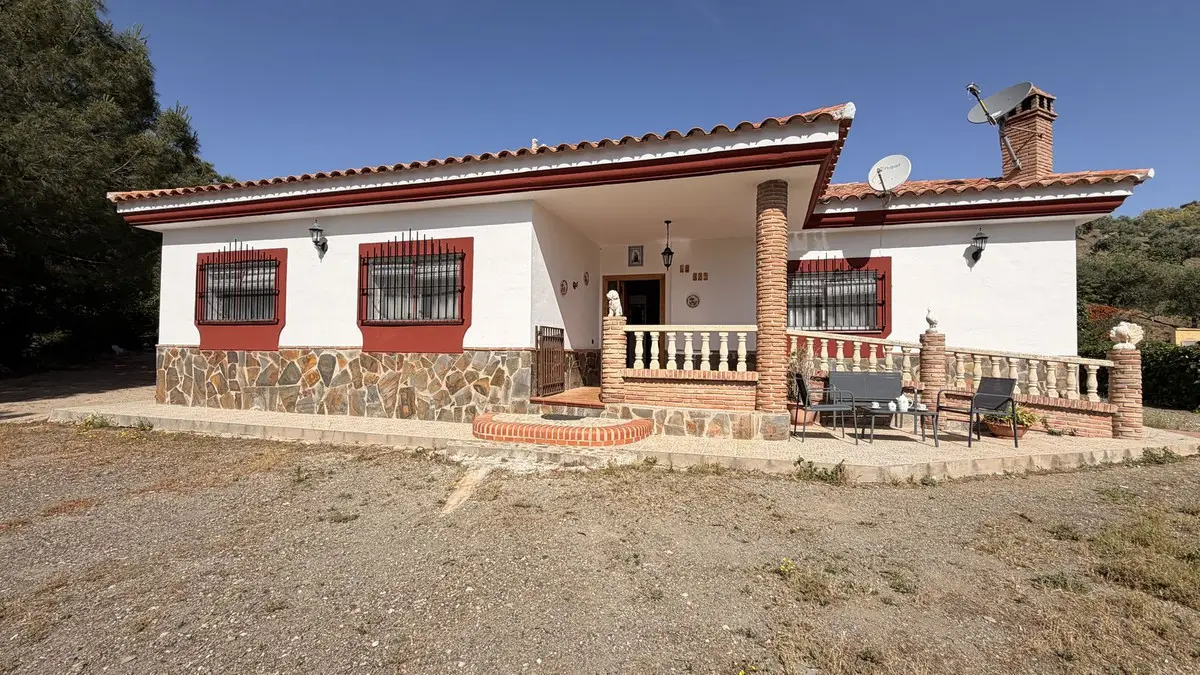 Finca - Cortijo for sale in Almogía — photo 1